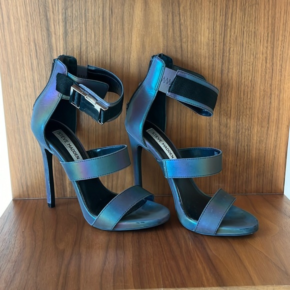 Steve Madden Felice Reflective Heel - Picture 5 of 5